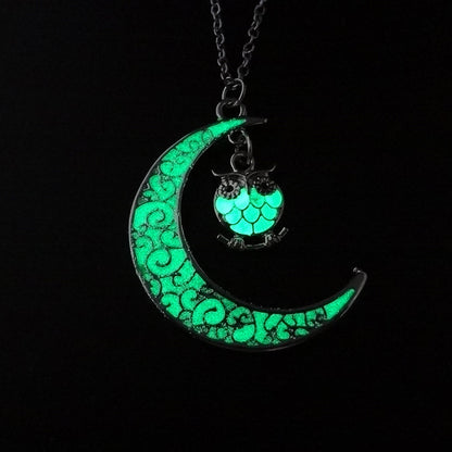 Glowing Pendant Necklaces Silver Plated Chain Necklaces